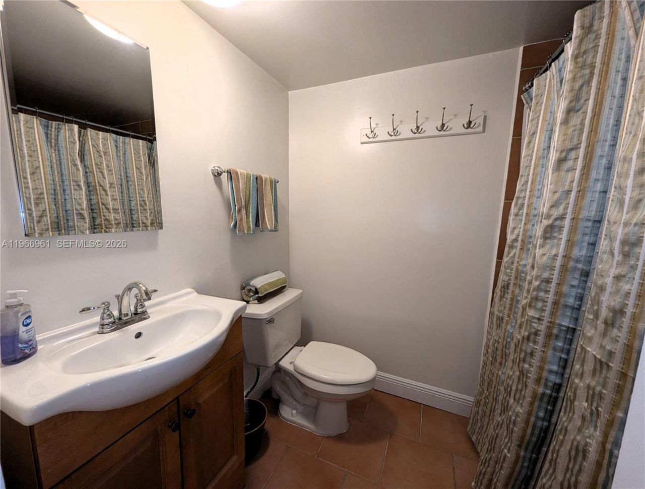 5161 Collins Ave, Unit 208, Miami Beach, FL 33140 Photo