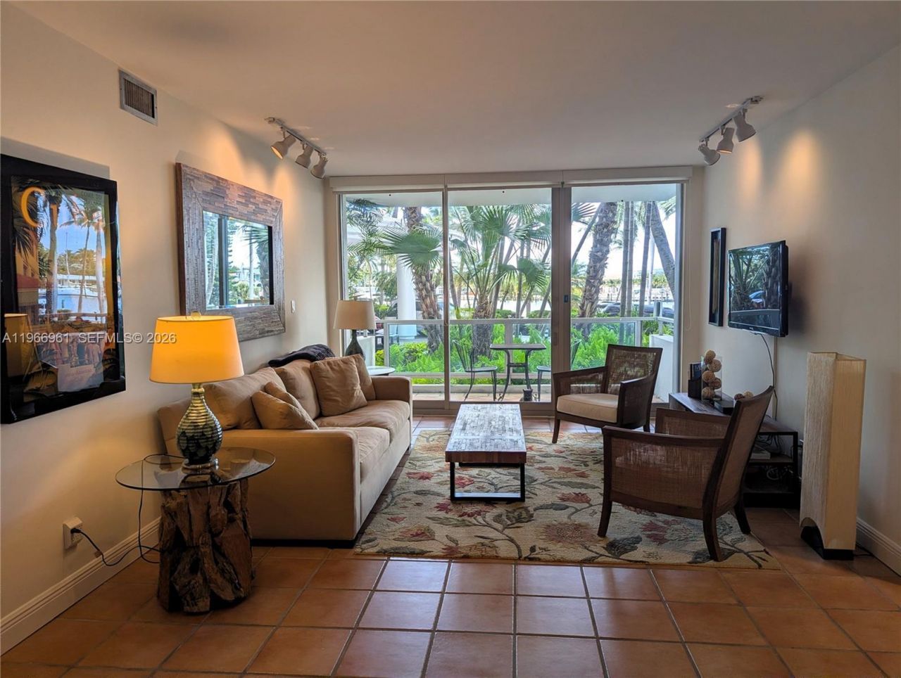 5161 Collins Ave, Unit 208, Miami Beach, FL 33140 Photo