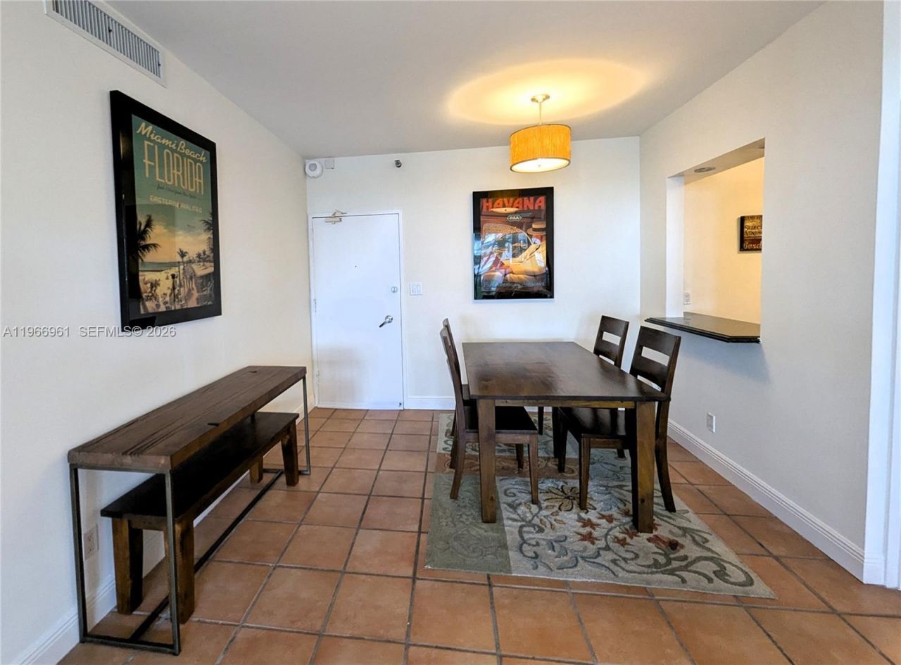 5161 Collins Ave, Unit 208, Miami Beach, FL 33140 Photo