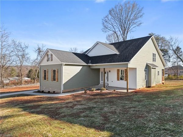4632 Pinehill Drive , Pfafftown, NC 27040