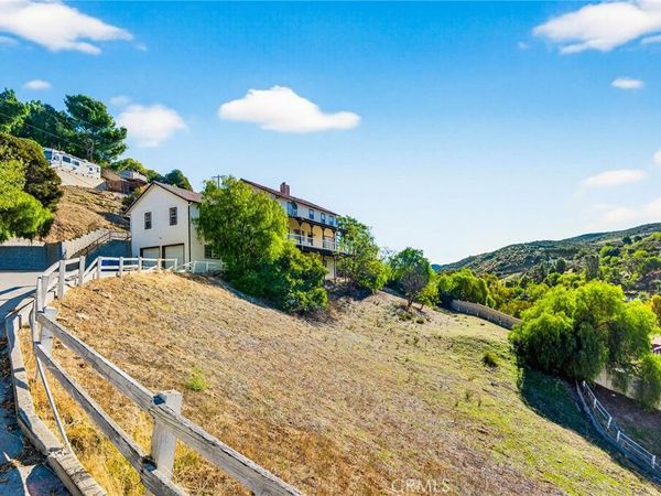 9404 Wayside, Shadow Hills, CA 91040