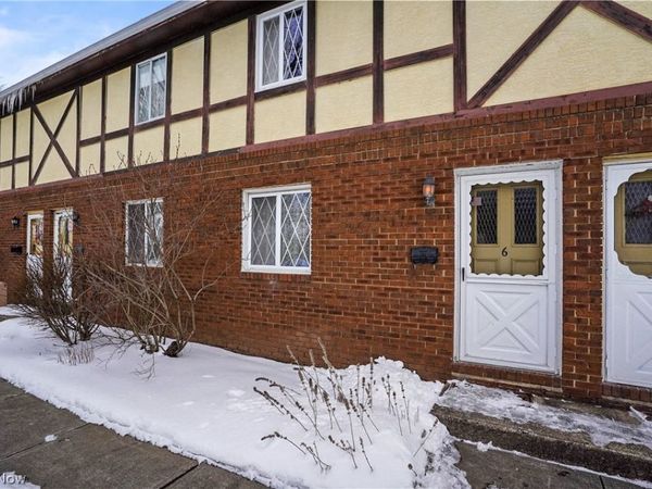 8180 Deepwood Boulevard, Unit 14-6, Mentor, OH 44060