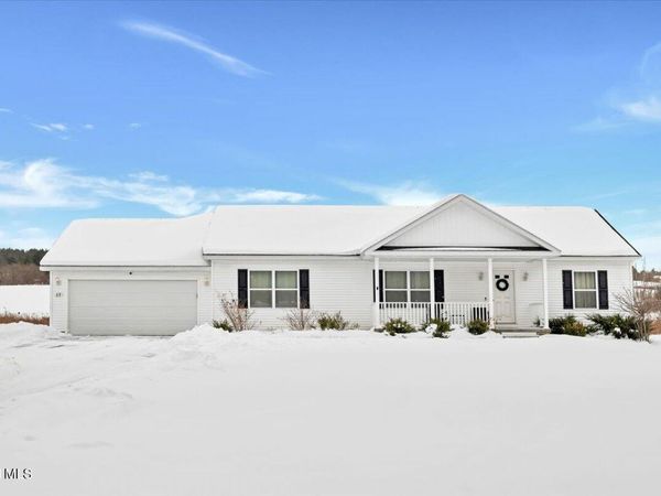 69 Log Woods Road, Troy, NY 12180