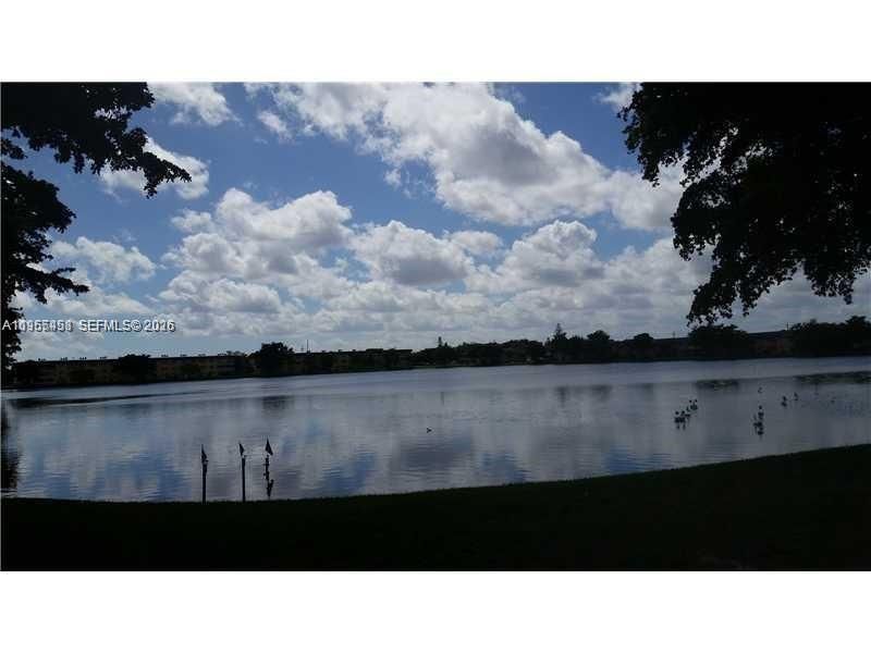 300 NE 191st St , Unit 212, Miami, FL 33179 Photo