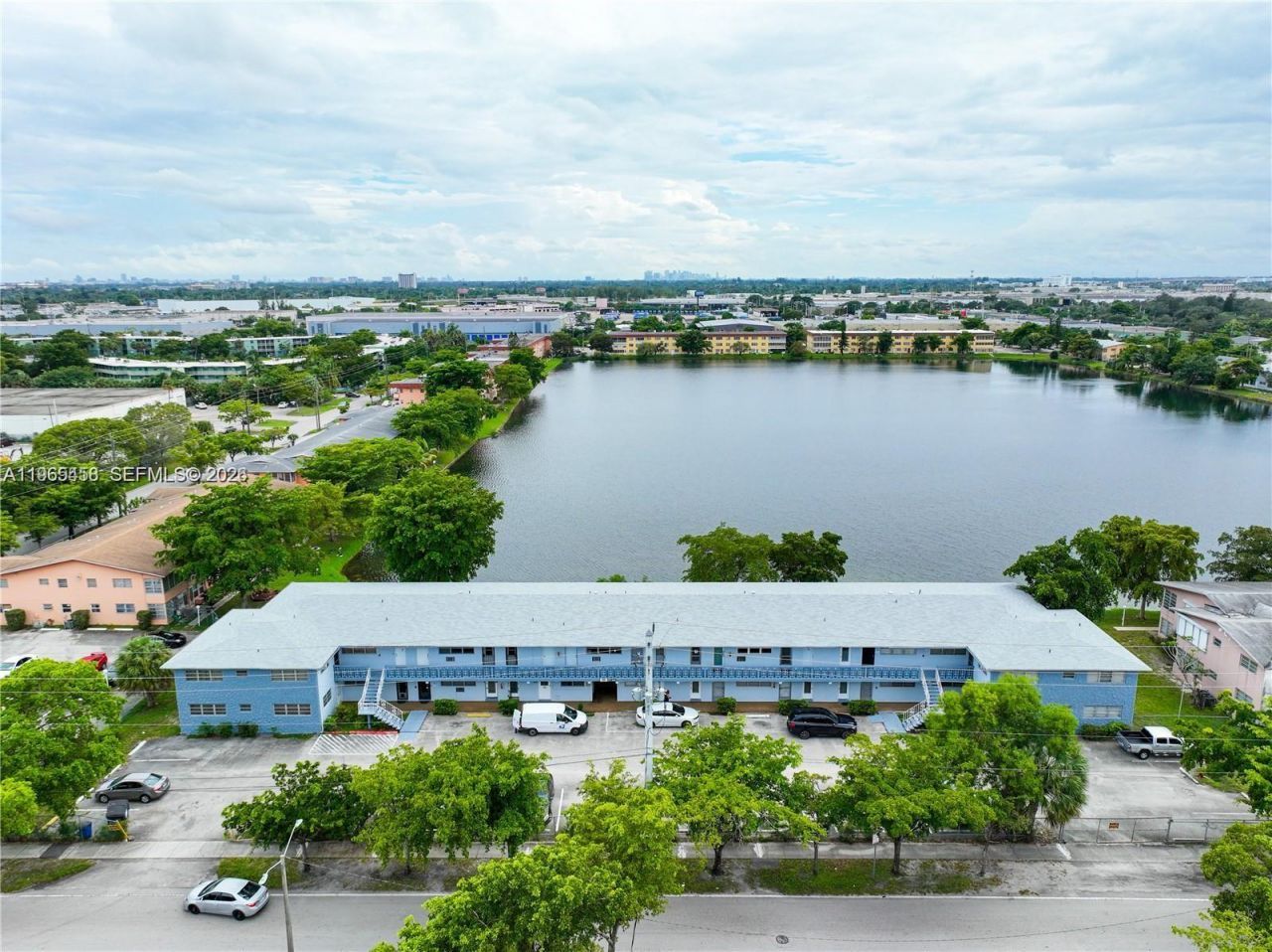 300 NE 191st St , Unit 212, Miami, FL 33179 Photo