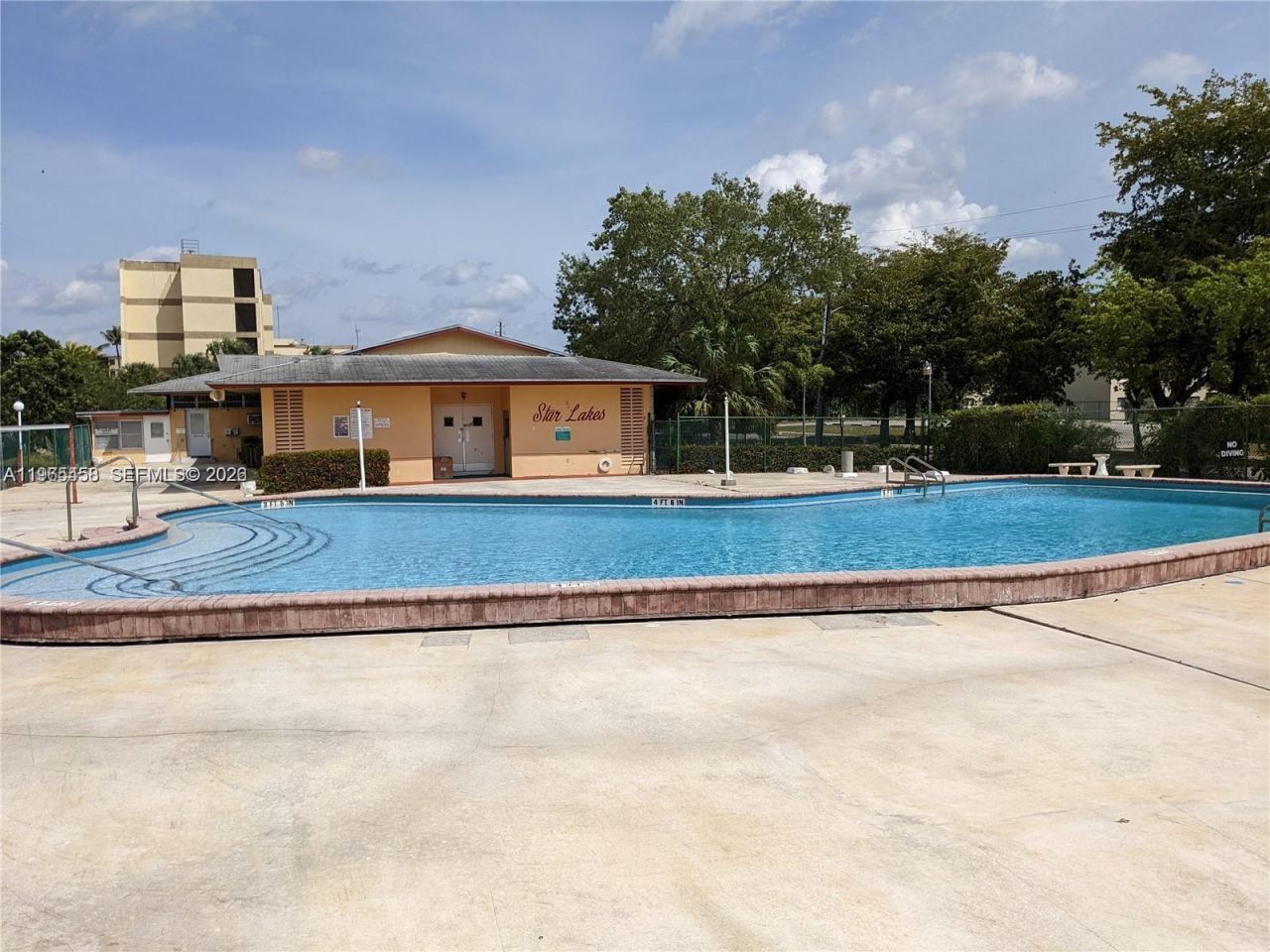 300 NE 191st St , Unit 212, Miami, FL 33179 Photo