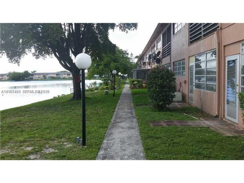 300 NE 191st St , Unit 212, Miami, FL 33179 Photo