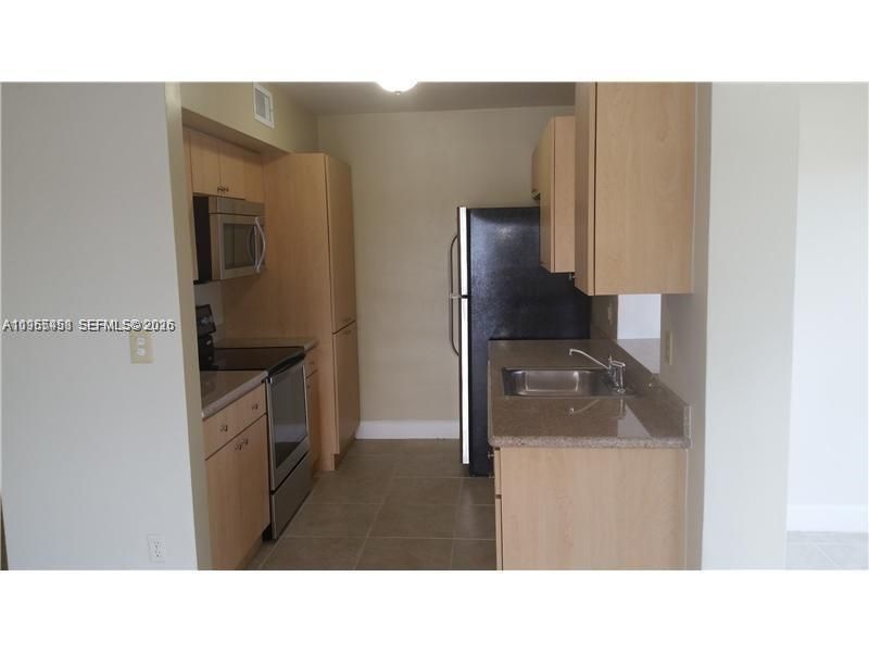 300 NE 191st St , Unit 212, Miami, FL 33179 Photo