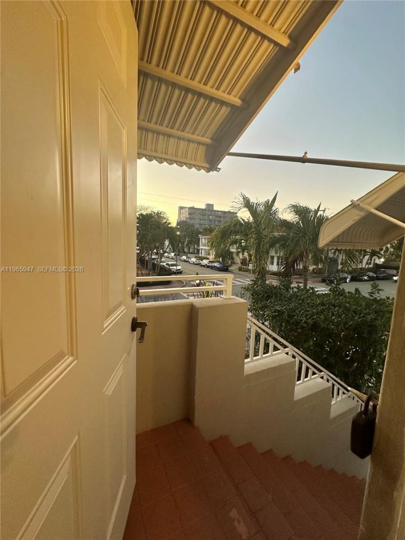 430 76th St, Unit 4, Miami Beach, FL 33141 Photo