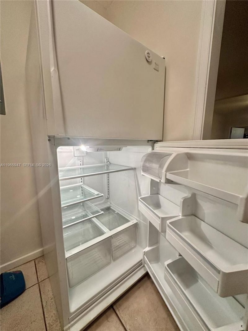 430 76th St, Unit 4, Miami Beach, FL 33141 Photo