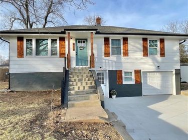 412 10th Street, Garden City, MO 64747