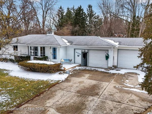 4029 N Pine Dell Drive, Lansing, MI 48911