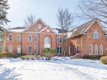 26361 Glenwood Drive, Novi, MI 48374