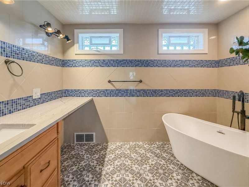 8720 Us-22A, Bloomingdale, OH 43910 Photo 12