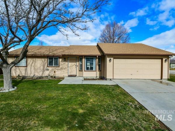 1770 E Oakcrest, Meridian, ID 83642