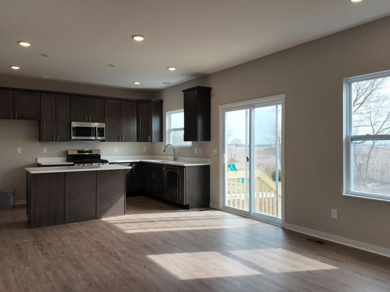 263 Cavanaugh Drive, Commercial Point, OH 43116 Photo 9