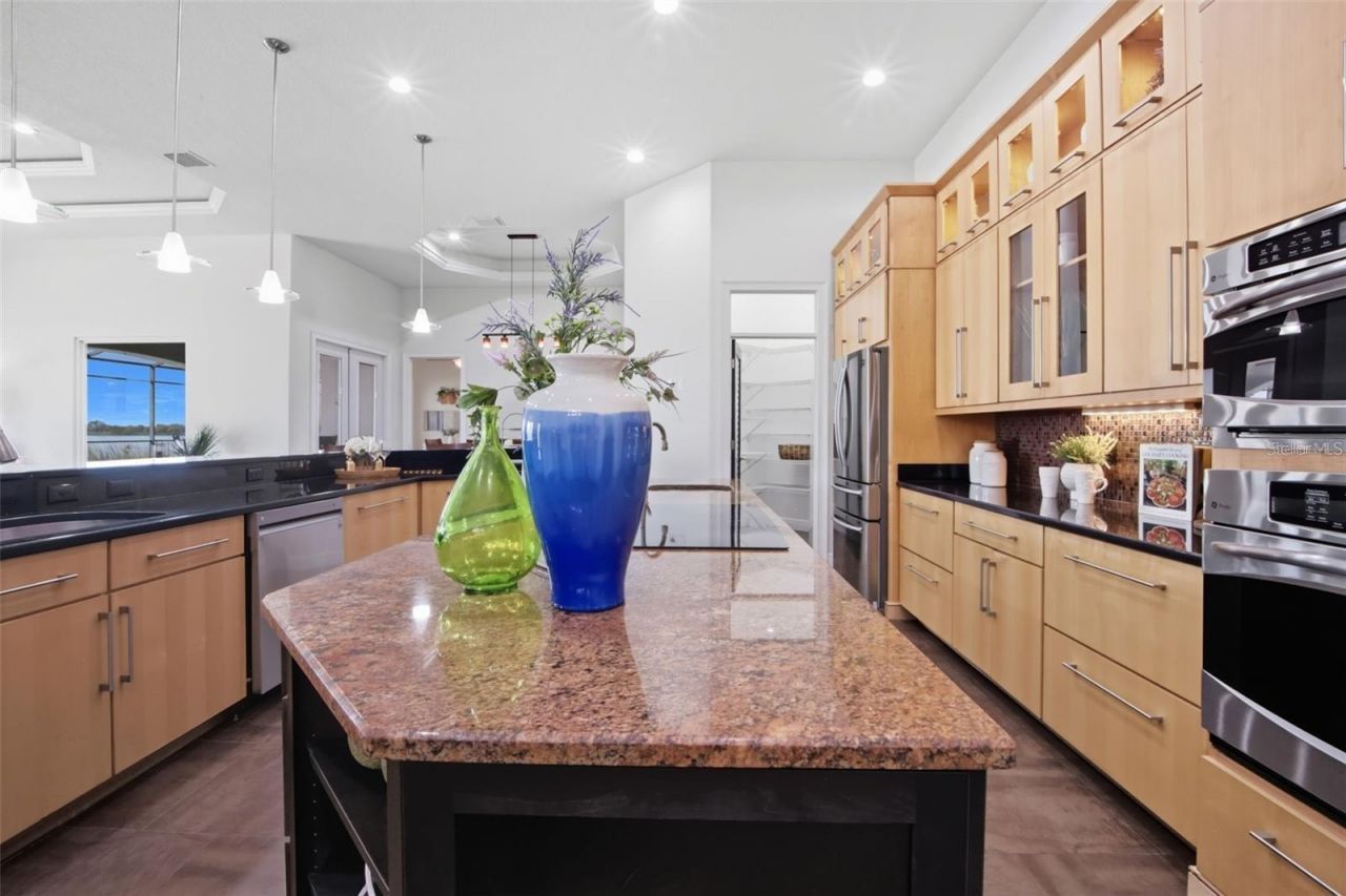 3215 Gulf City Road, Ruskin, FL 33570 Photo