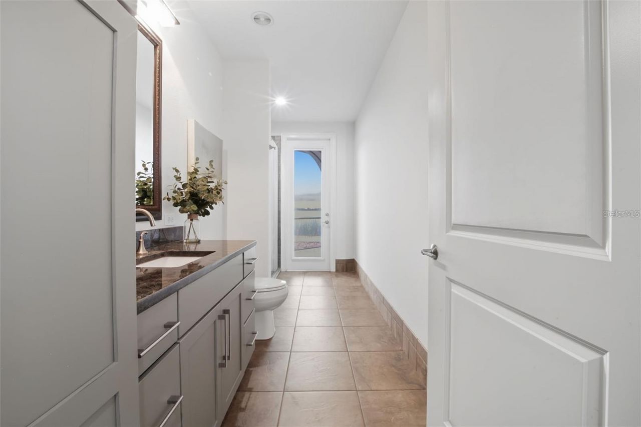 3215 Gulf City Road, Ruskin, FL 33570 Photo