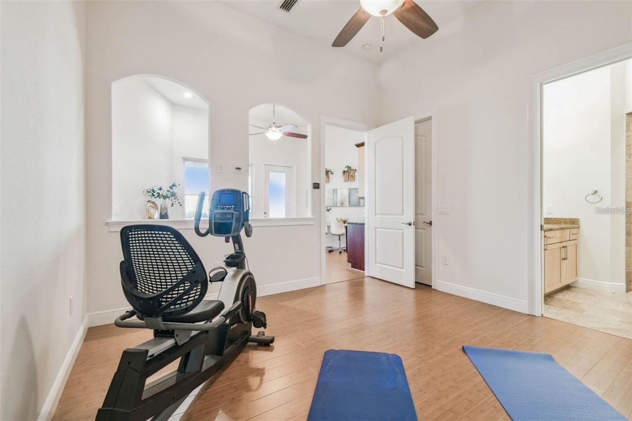 3215 Gulf City Road, Ruskin, FL 33570 Photo