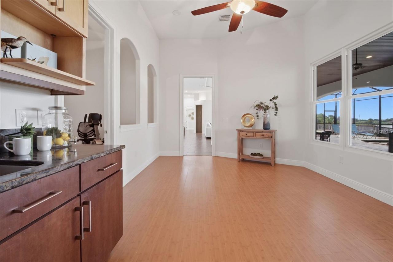 3215 Gulf City Road, Ruskin, FL 33570 Photo