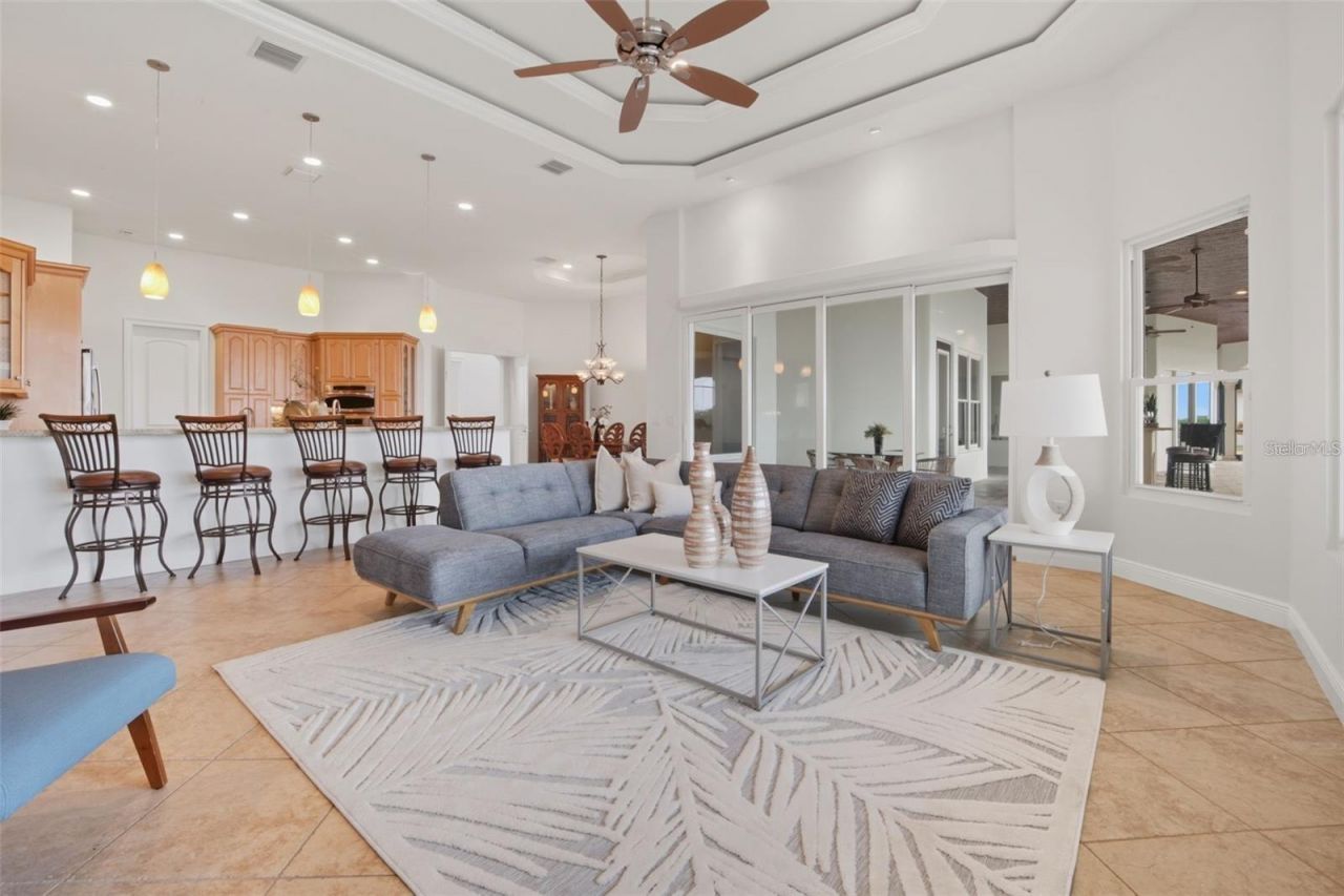 3215 Gulf City Road, Ruskin, FL 33570 Photo