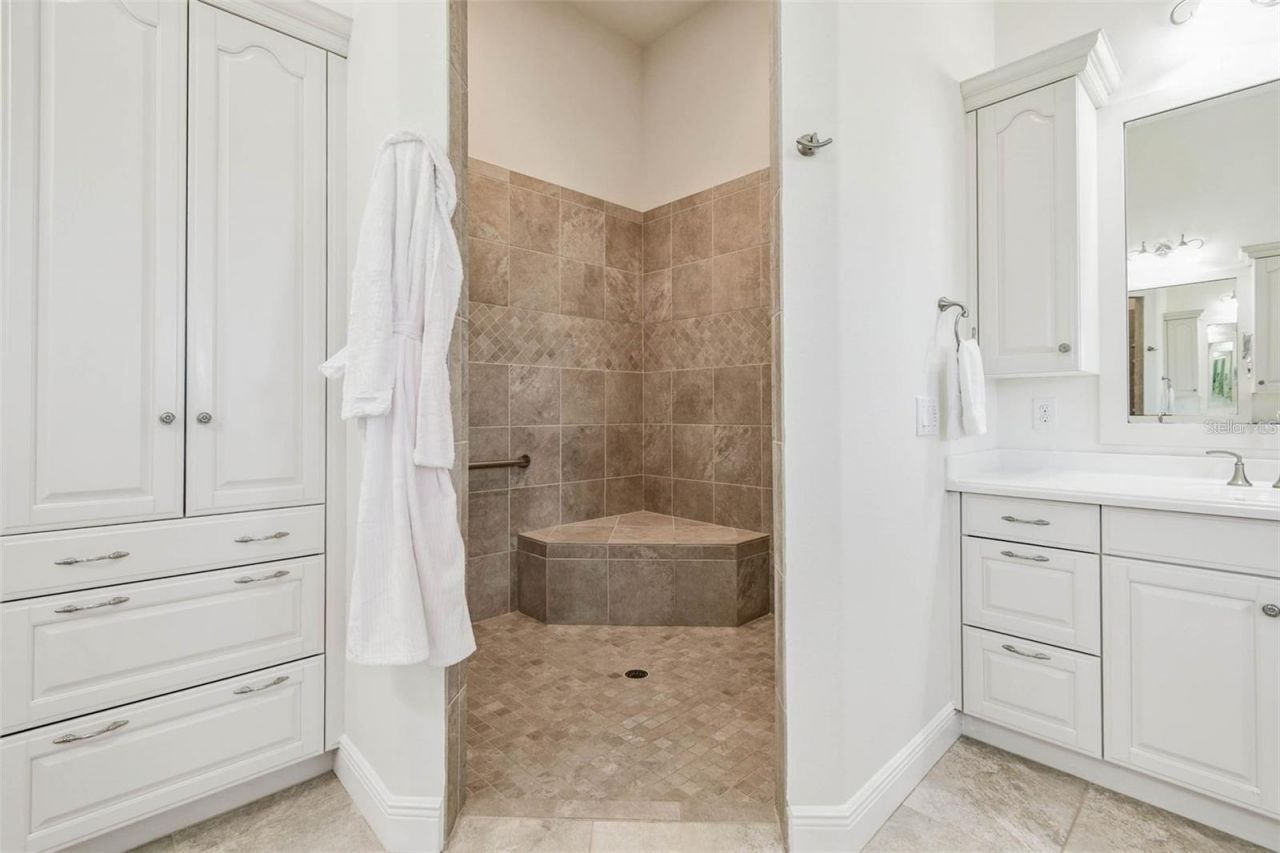 3215 Gulf City Road, Ruskin, FL 33570 Photo