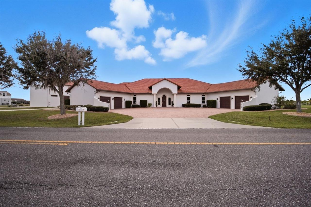 3215 Gulf City Road, Ruskin, FL 33570 Photo