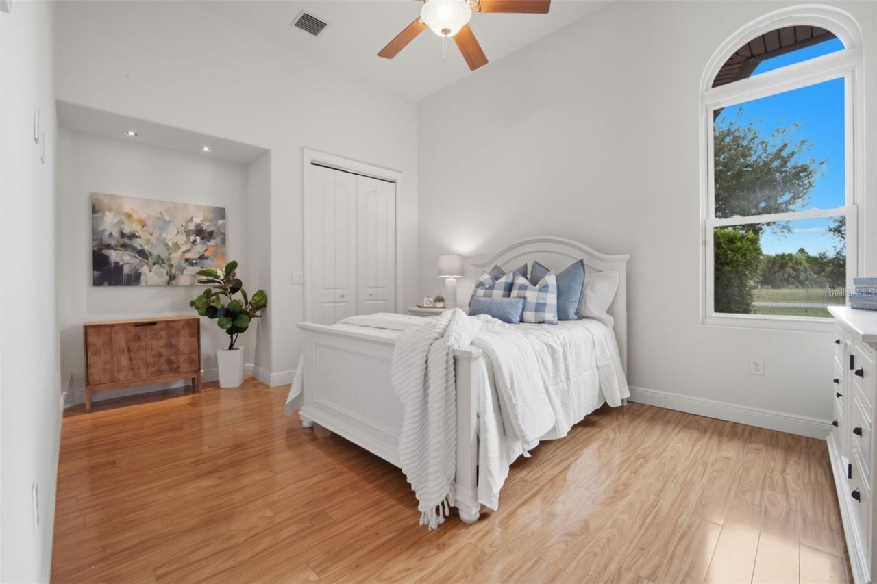 3215 Gulf City Road, Ruskin, FL 33570 Photo