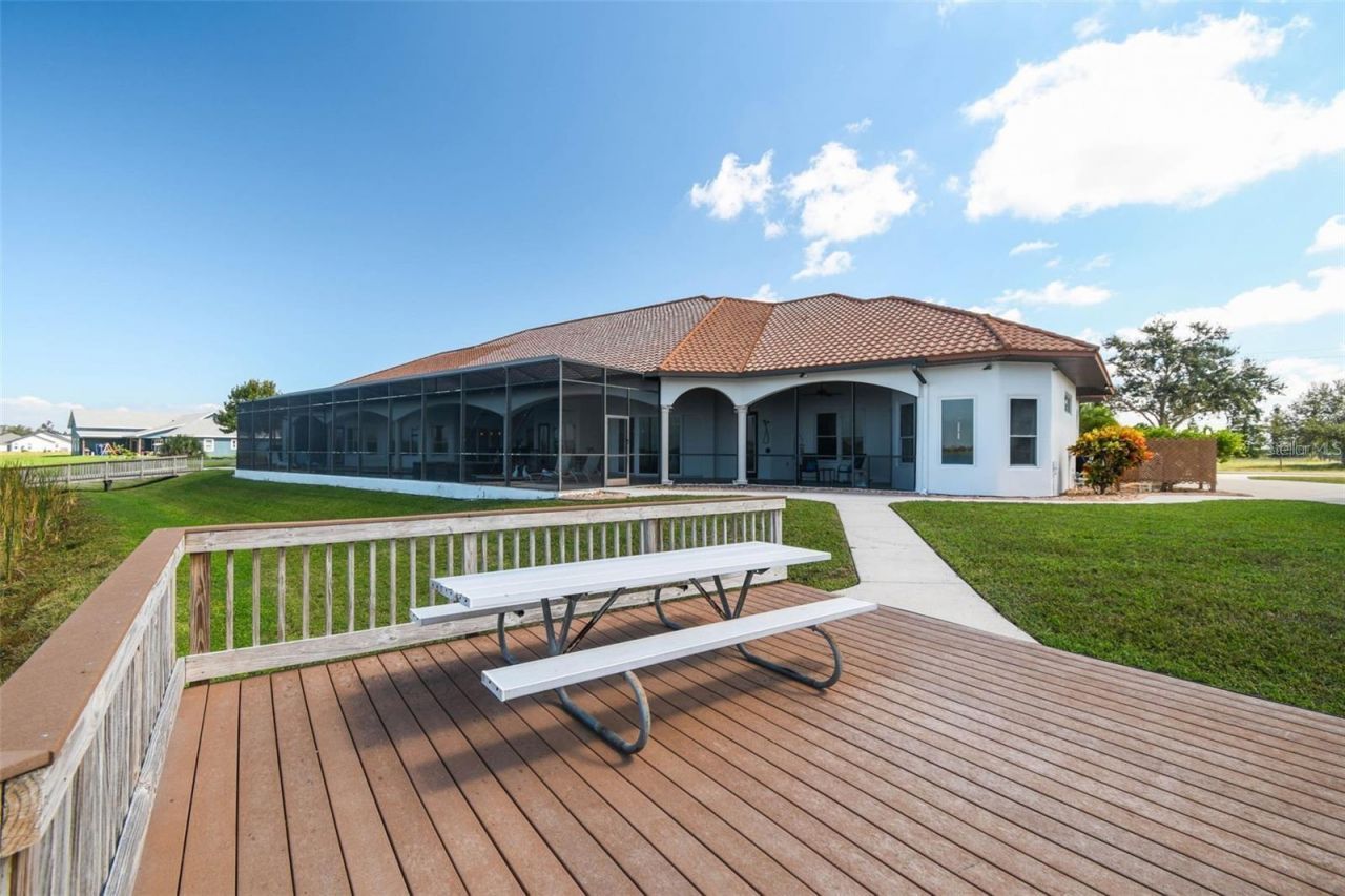3215 Gulf City Road, Ruskin, FL 33570 Photo