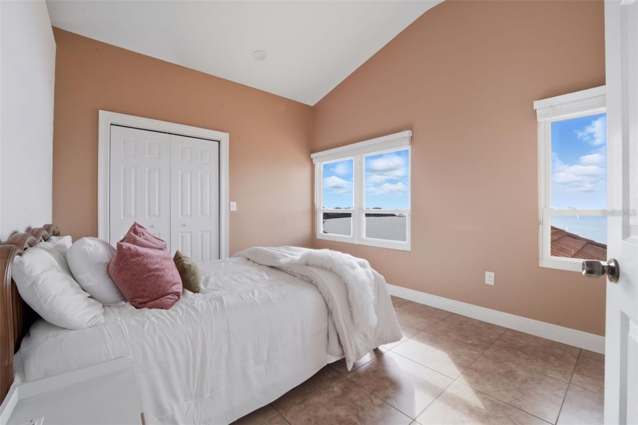 3215 Gulf City Road, Ruskin, FL 33570 Photo