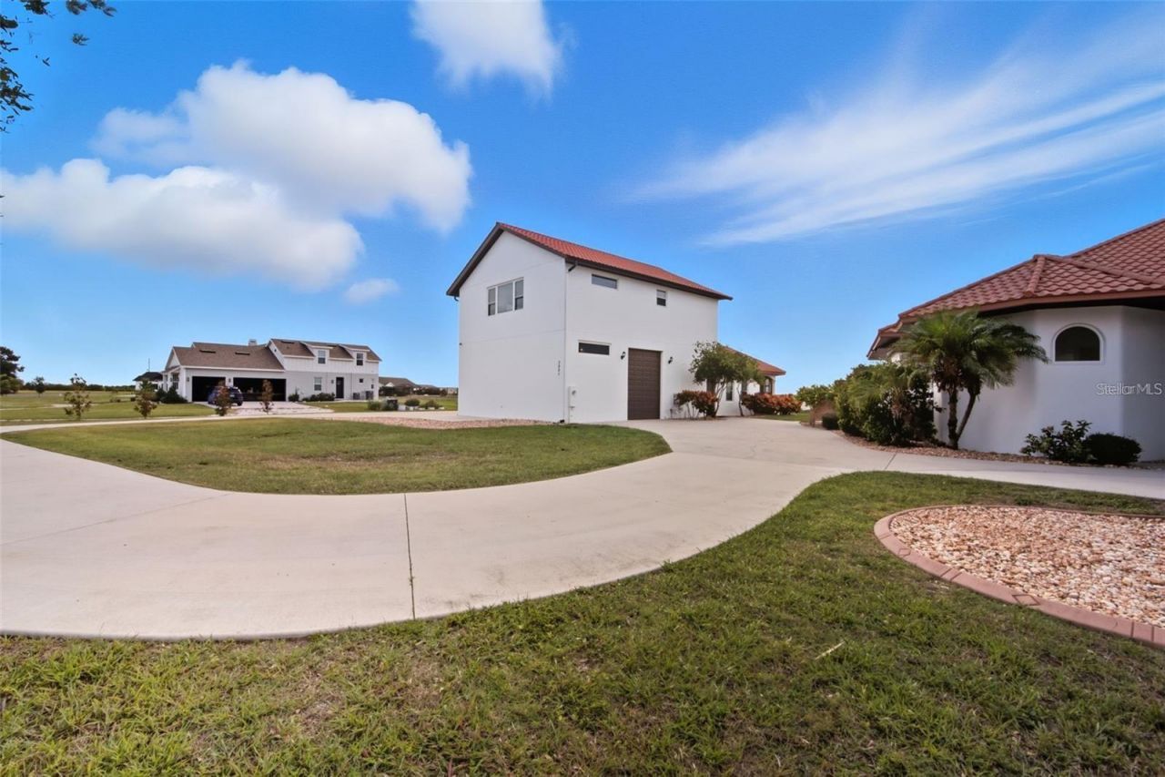 3215 Gulf City Road, Ruskin, FL 33570 Photo