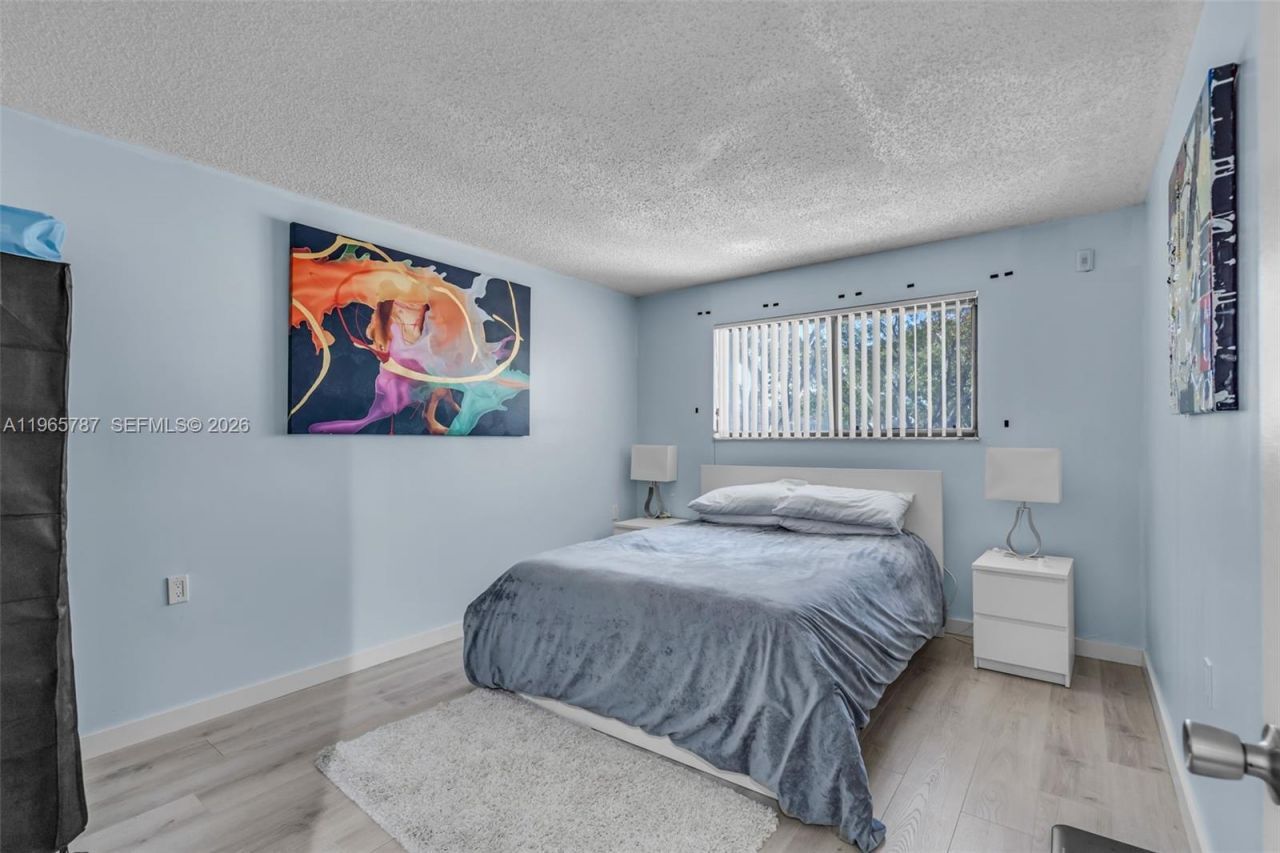 7060 NW 179th St, Unit 210, Hialeah, FL 33015 Photo