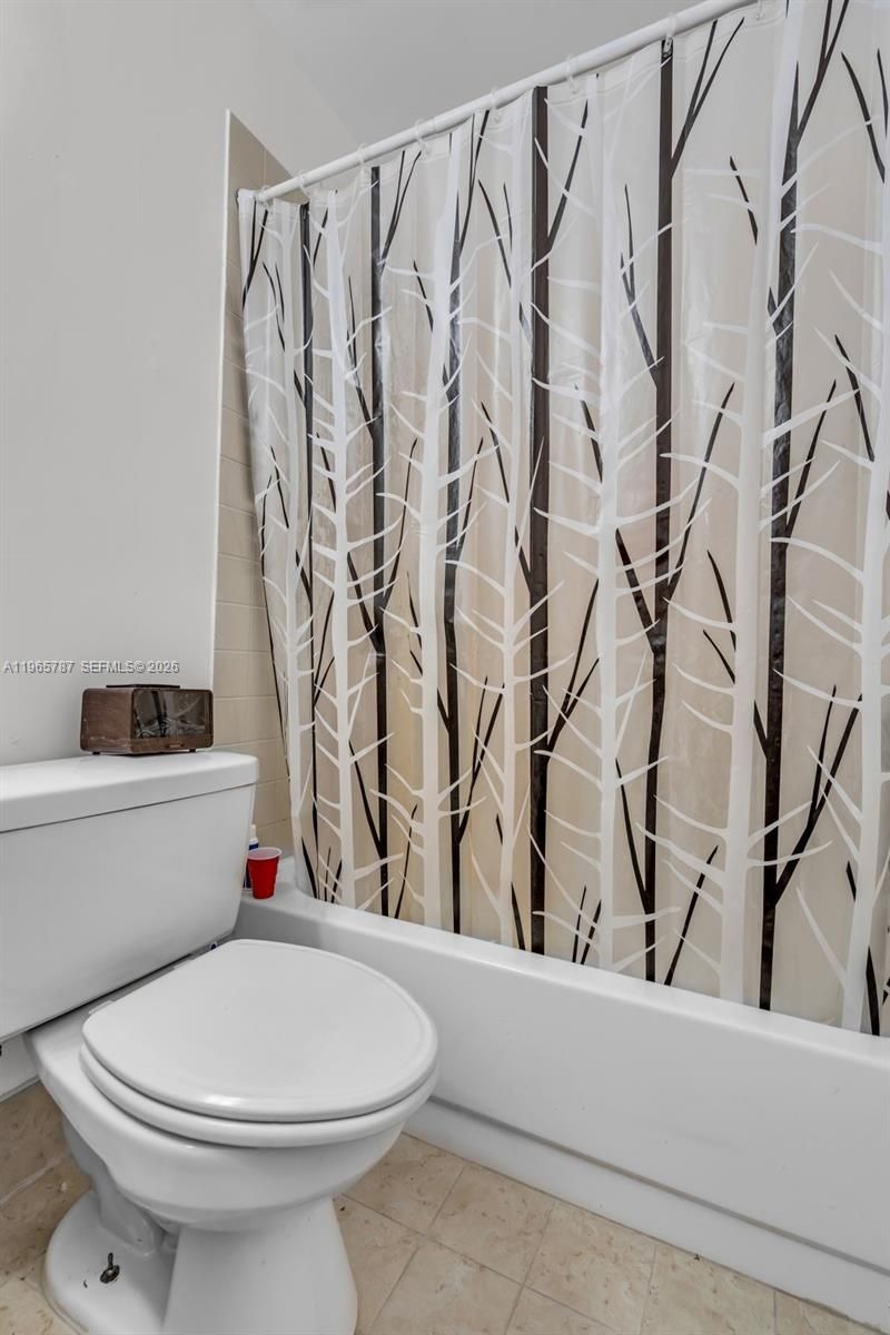 7060 NW 179th St, Unit 210, Hialeah, FL 33015 Photo