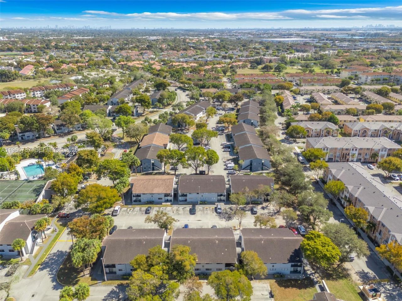 7060 NW 179th St, Unit 210, Hialeah, FL 33015 Photo