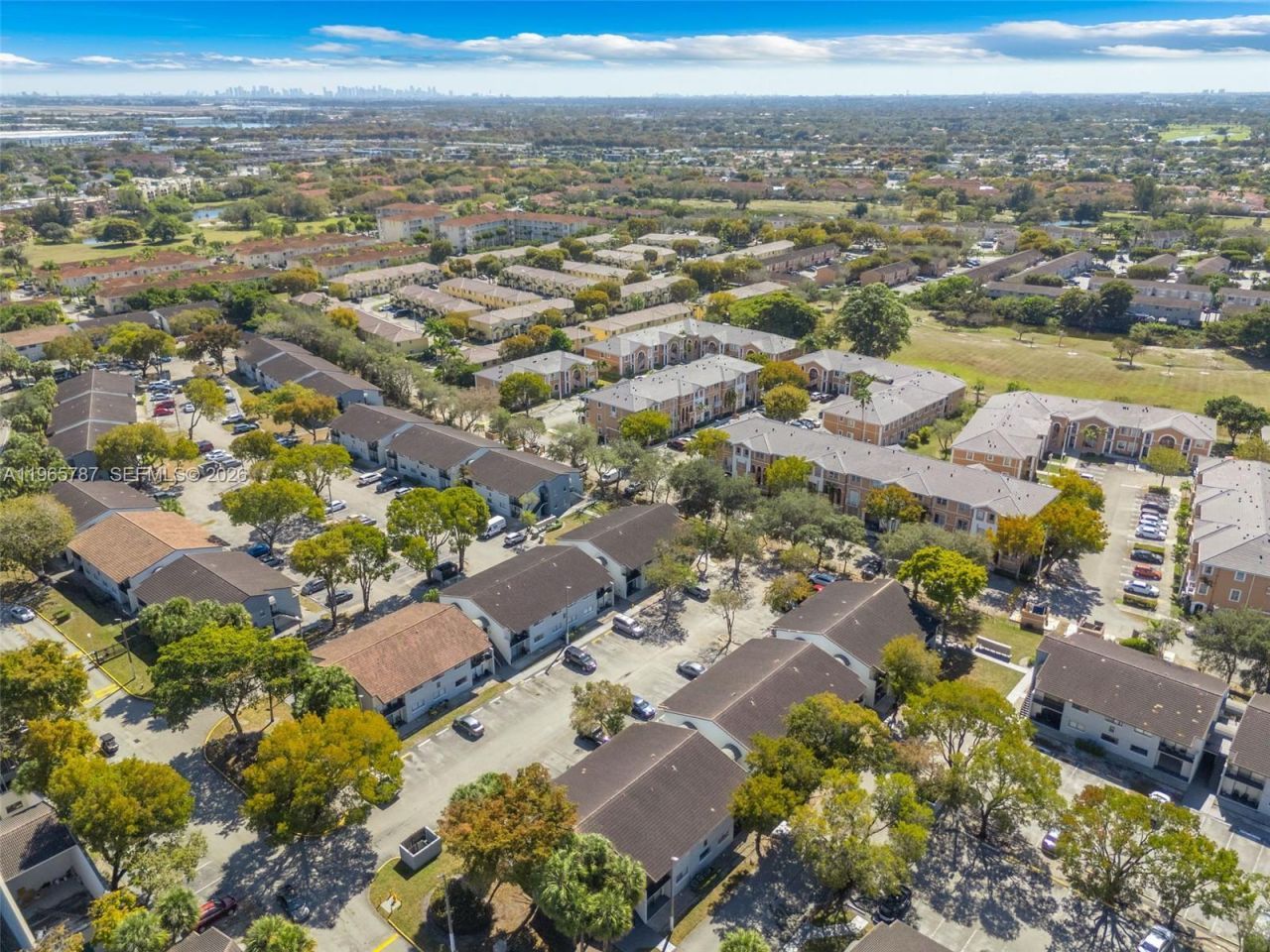 7060 NW 179th St, Unit 210, Hialeah, FL 33015 Photo