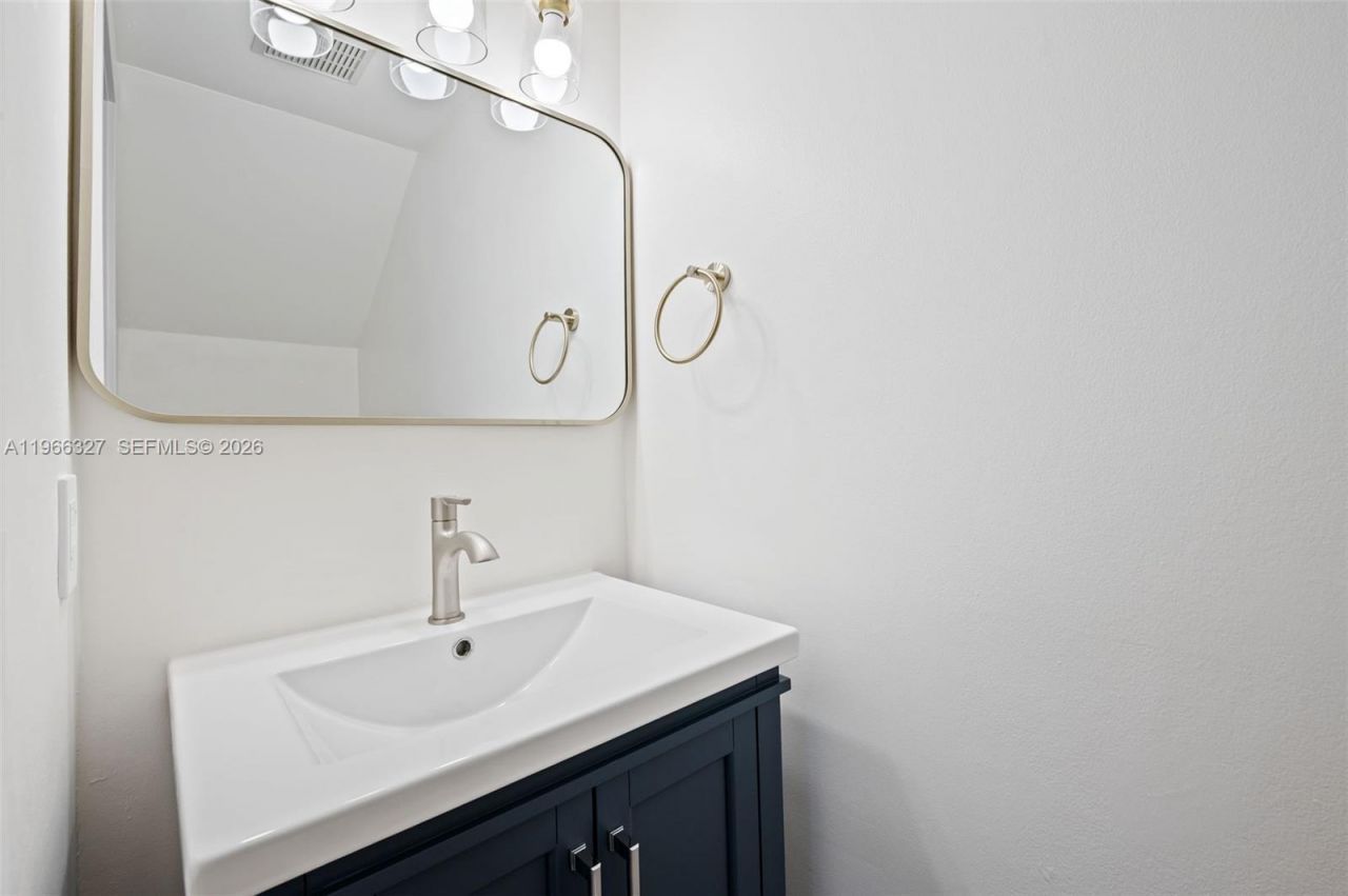 5750 Turin St , Unit 203, Coral Gables, FL 33146 Photo