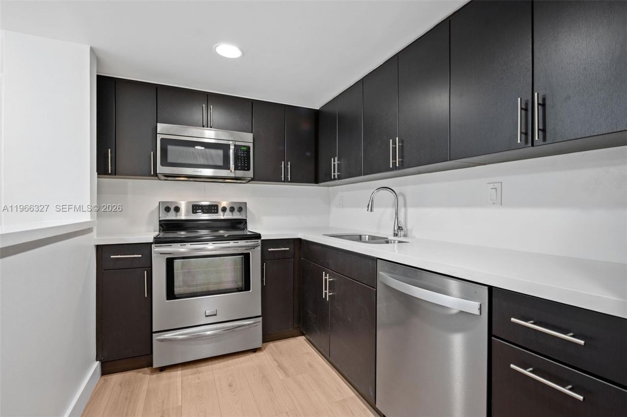 5750 Turin St , Unit 203, Coral Gables, FL 33146 Photo