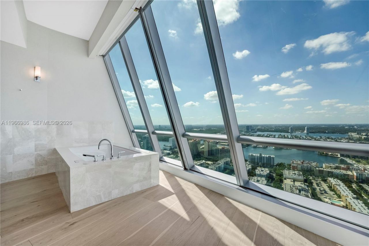 17121 Collins Ave, Unit 4803, Sunny Isles Beach, FL 33160 Photo