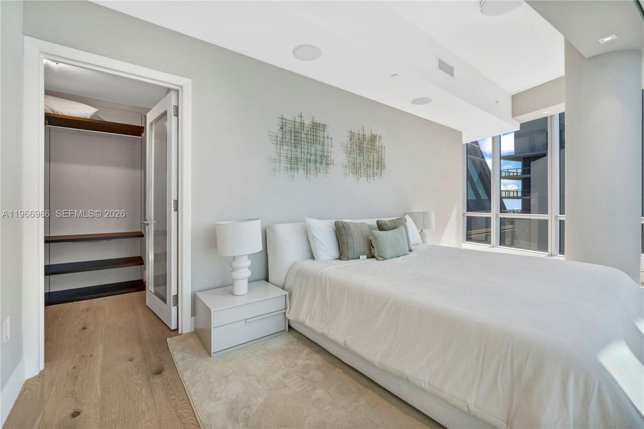 17121 Collins Ave, Unit 4803, Sunny Isles Beach, FL 33160 Photo