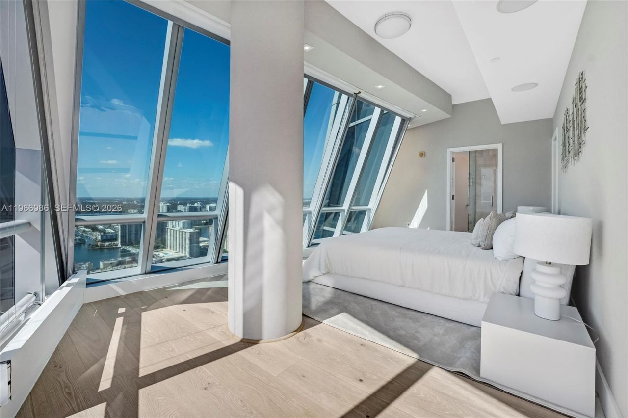17121 Collins Ave, Unit 4803, Sunny Isles Beach, FL 33160 Photo