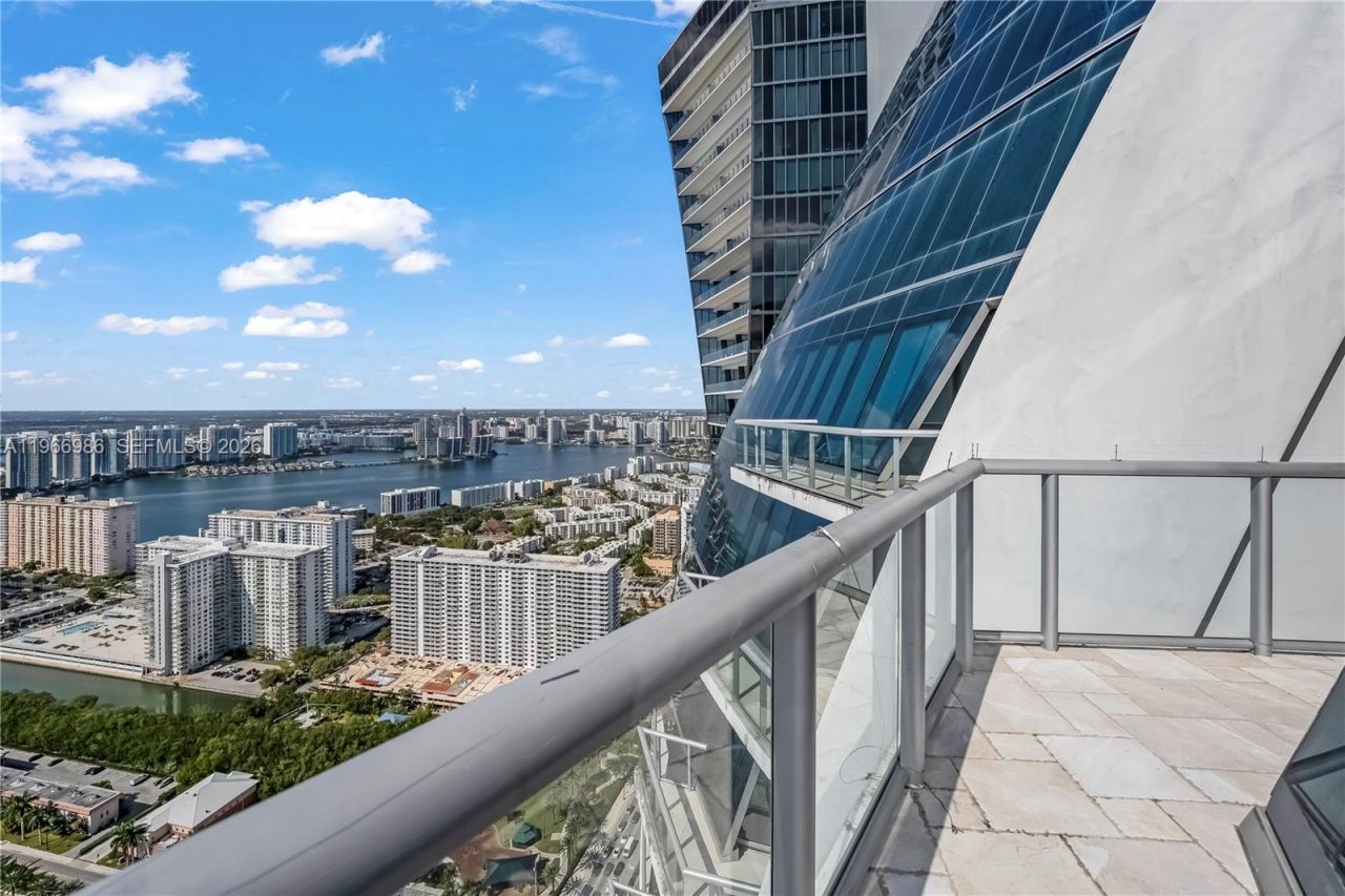 17121 Collins Ave, Unit 4803, Sunny Isles Beach, FL 33160 Photo