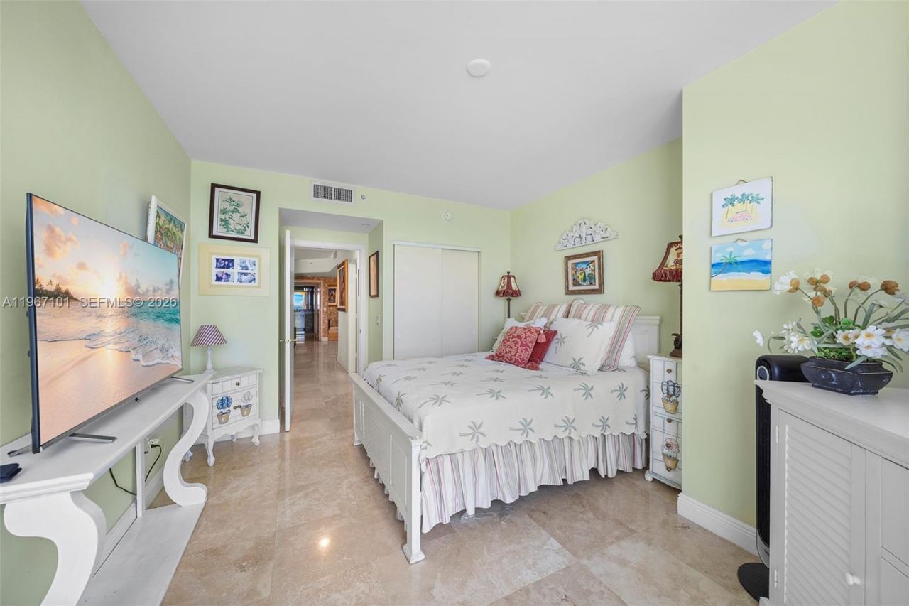 4775 Collins Ave , Unit 1203, Miami Beach, FL 33140 Photo