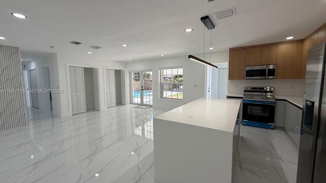 9620 SW 9th Ter , Miami, FL 33174 Photo