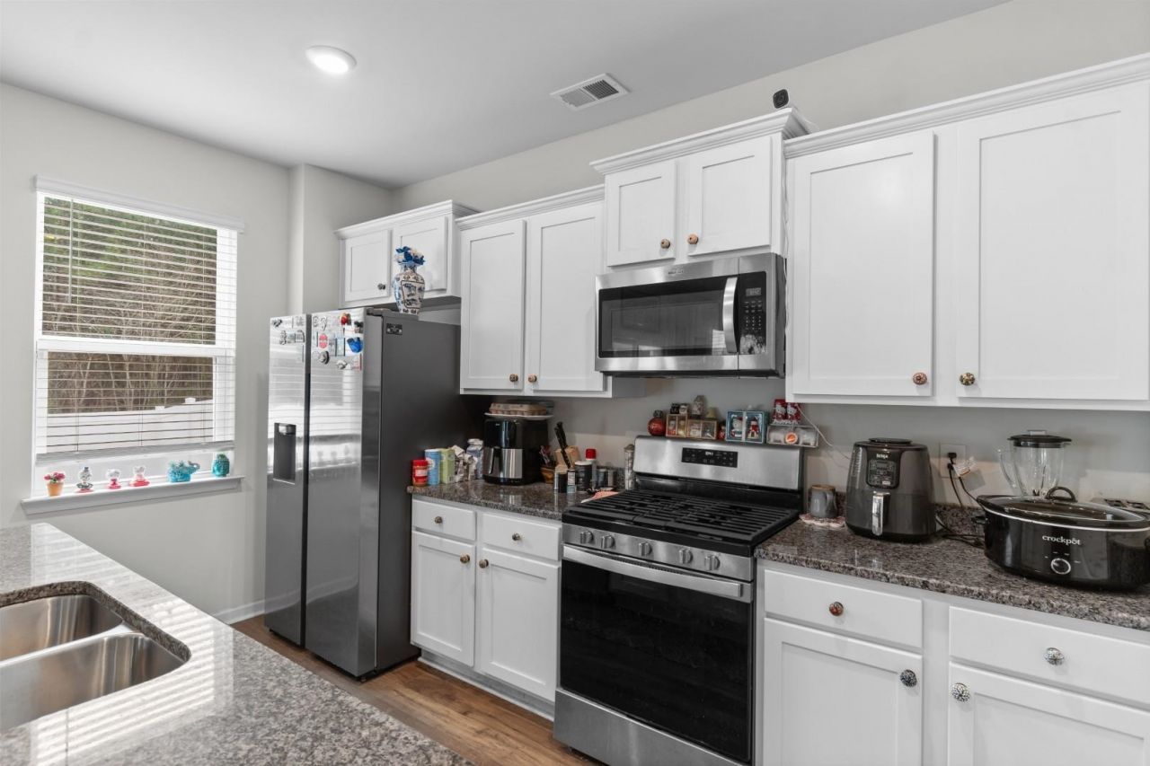 308 Emery Oak Dr.  Photo 6