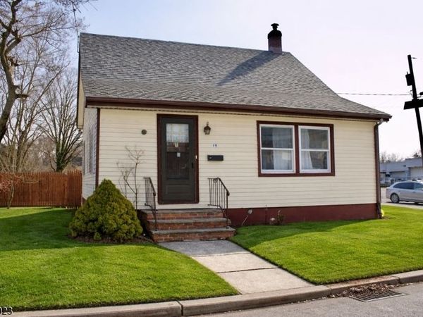 17 Dupont St, North Plainfield, NJ 07060