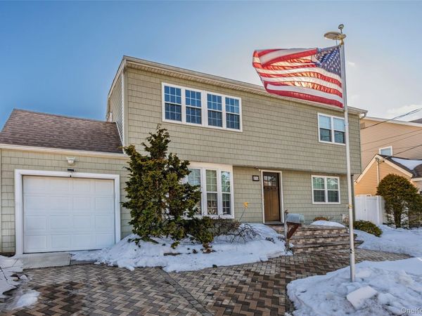 272 N Delaware Avenue, Massapequa, NY 11758