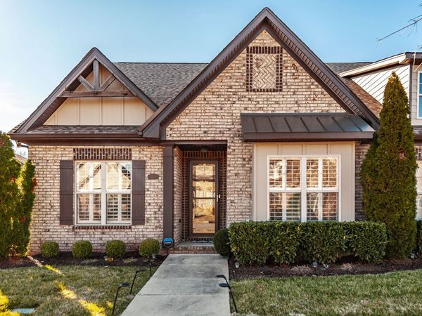 1130 S McMahan Dr, Gallatin, TN 37066