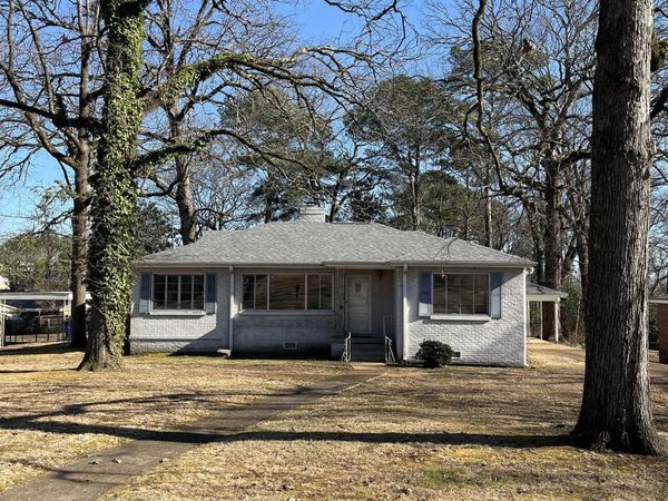 1824 Tune Avenue, Florence, AL 35630