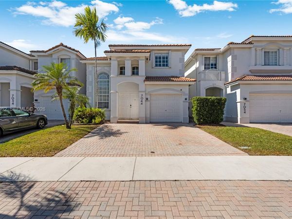 7044 NW 115th Ct, Doral, FL 33178