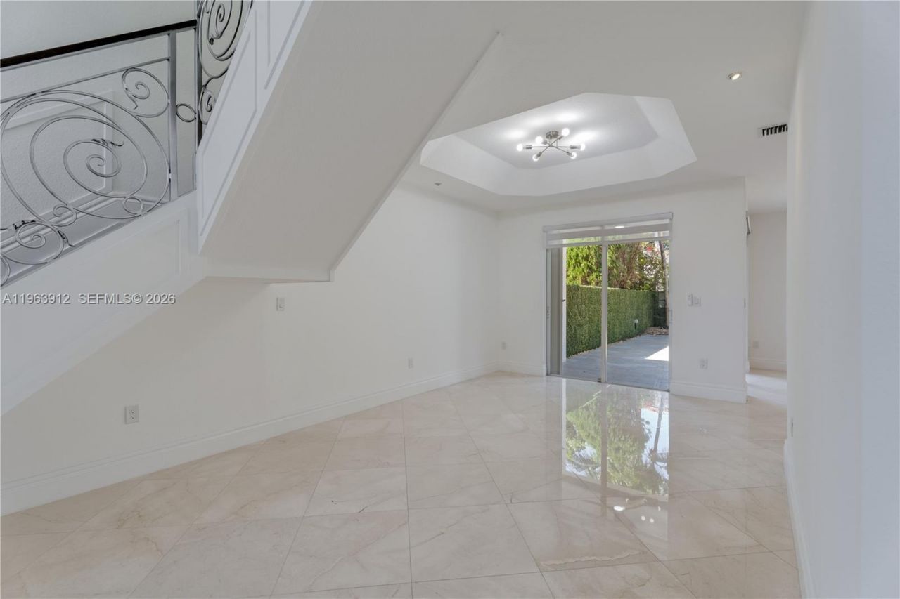 7044 NW 115th Ct, Doral, FL 33178 Photo